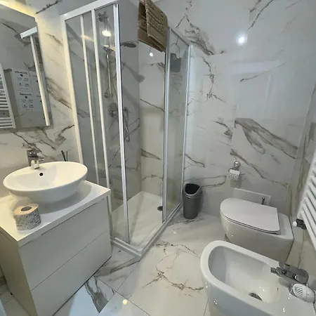 5 Min Porta Nuova, In The Centre Of Appartamento